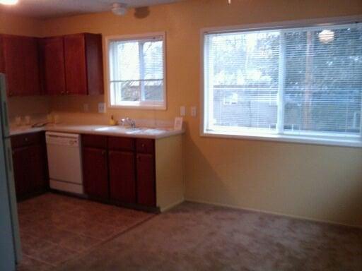 Kitchen/Dining area