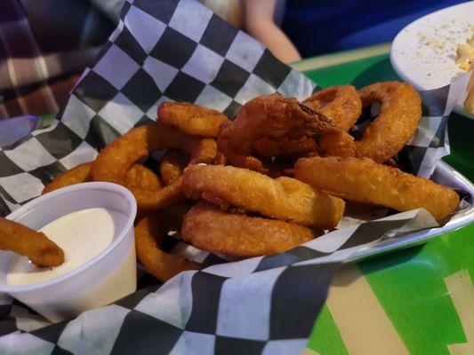 Onion rings with ranch