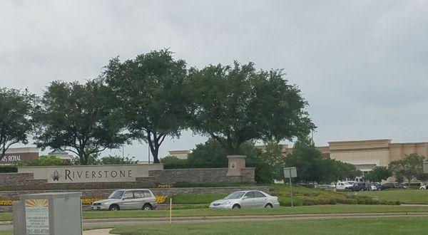 Riverstone Plaza