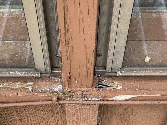 Rotting old windows at 51757 Hickory Rd