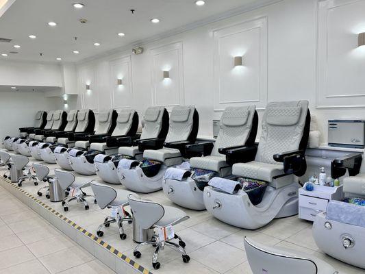 De Elegance Nails & Spa