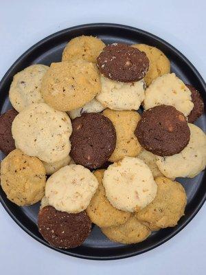 Hono Ono cookies, Straub Med. Ctr. gift shop 12/2021. $12-ish. Choc. peanut butter, choc. chip, cornflakes, potato chip arare.