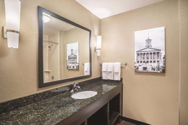 Guest room bath