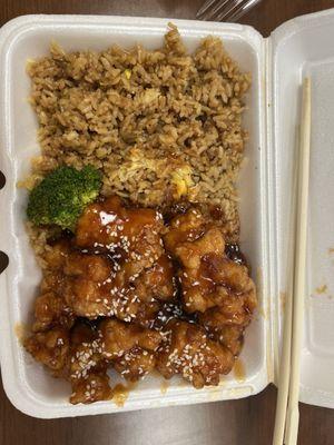 L12. Sesame Chicken Lunch