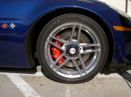 Custom color matched hub cap and C3 badging. Made and or installed by Shack Brothers