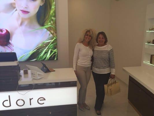 Adore cosmetics @miromaroutlest.  Best review