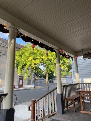 Front porch, cute, ice cream, lights!