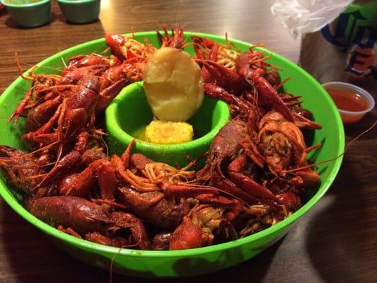 On Friday nights during crawfish season, las Fuentes will have boiled spicy crawfish. Very flavorful n spicy