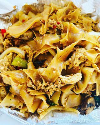 Drunken Noodle with chicken