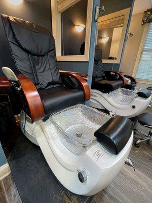 Our massaging pedicure chairs