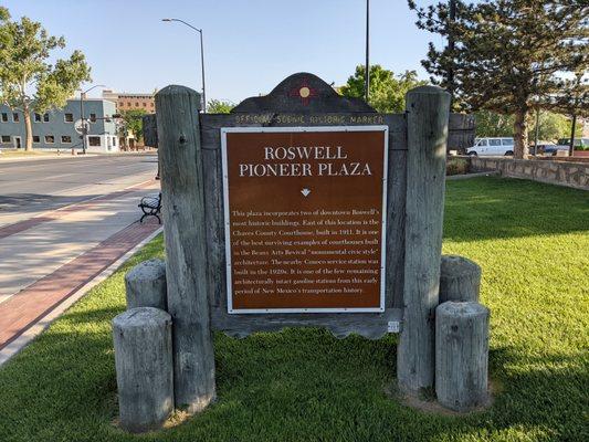 Roswell Pioneer Plaza