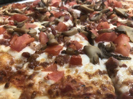 Build-Your-Own Pizza with Bacon, Tomato & Mushrooms