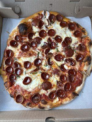 Medium Dee's Hot Honey - Pizza Amore Red Sauce, Ricotta, Basil, Pepperoni with a drizzle of Hot Honey