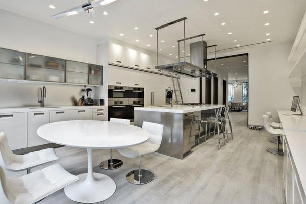 Kitchen design by Inson Dubois Wood