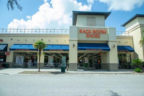 Exterior Shot of Store/Building (Wide Shot)