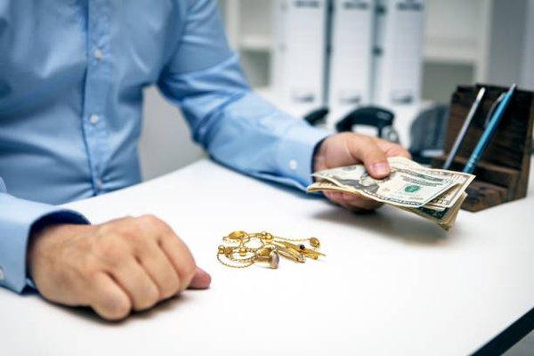 We Pawn & Buy Gold, Platinum, Diamonds, Watches & Scrap Gold