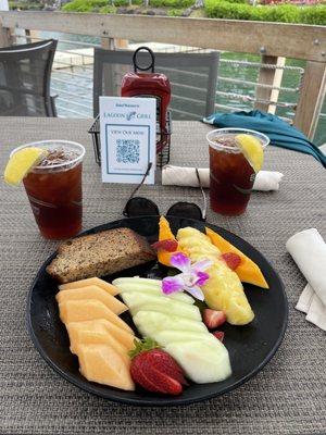 Light snack, fresh fruit & Banana bread $18, iced tea $6 each. Great place to relax. Fast service.