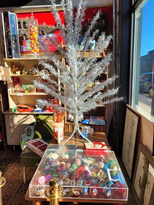 1960 aluminum Xmas tree