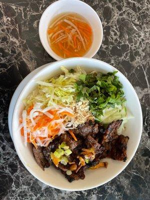 Beef vermicelli bowl