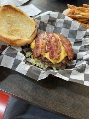 Bacon cheeseburger