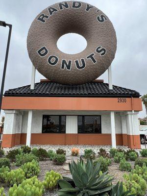 5.30.23 I was just watching IRON MAN 2 the other day and saw him in this donut  hole... my 1st time here at this location