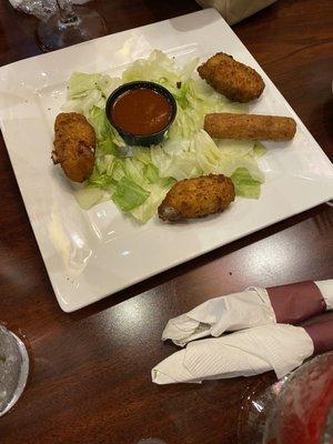 This is supposed to be jalapeño poppers and mozzarella sticks...