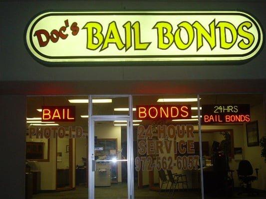 FRONT OF DOC'S BAIL BONDS