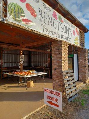 Great roadside place for fruits and vegetables!