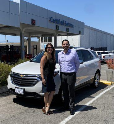 Sales rep, Chris Acevedo was friendly, knowledgeable, informative & walked me through the great features my new Equinox has!