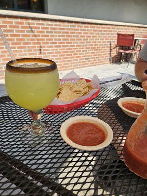 Lunch $5 margarita with chips and salsa