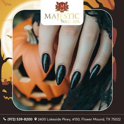 Simple yet classy, minimalist nail designs  at Majestic will surely satisfy you!