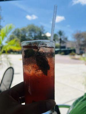 Dragon berry mojito