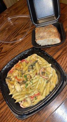 Cajun Penne Alfredo w/ Chicken & focaccia