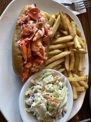 hot buttered lobster roll