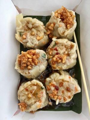 (6) Thai Shu Mai (Ka-nom-jeeb) ($5)