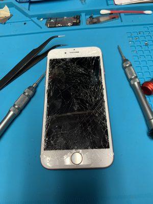 iPhone 7 screen replacement 
 Before