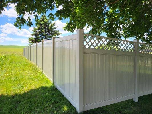 Vinyl fences can add a certain charm to your yard that no other fence can.