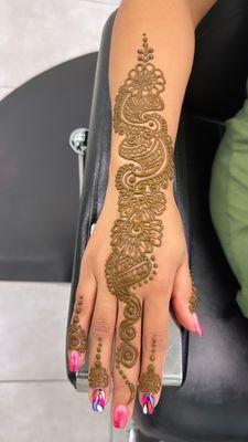 Henna freestyle design