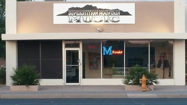 Superstition Mountain Music & Mtroniks are now the same company!  Look for the neon sign.