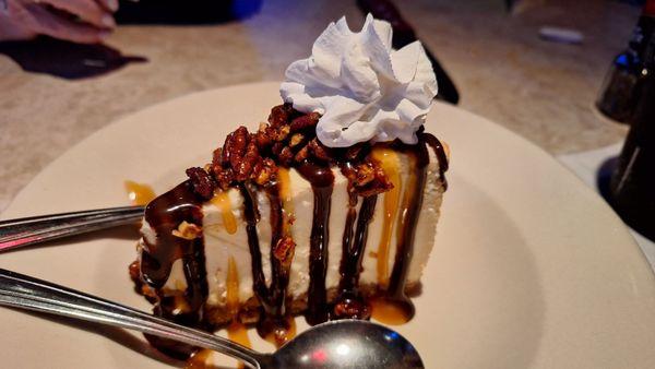 Cheesecake with carmel sauce and pecans