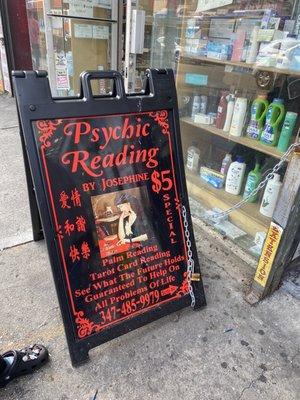 Psychic reading advertisement