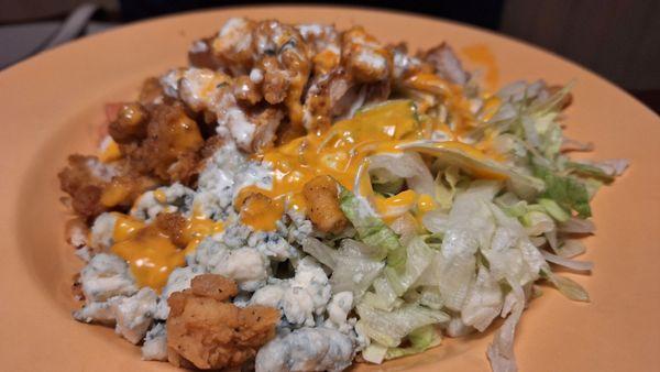 Salad with fried chicken