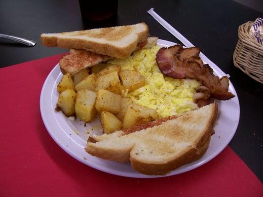 bacon eggs & toast