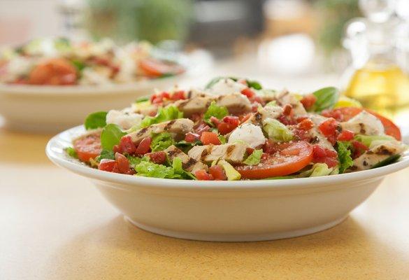 Chicken Caprese Entrée Salad