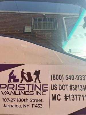 Pristine Vanlines Truck