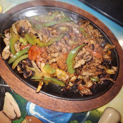 Steak fajita dinner size. Flavor on the steak.... mouth watering