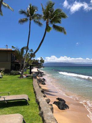 Out front looking south, beautiful island of lanai and background