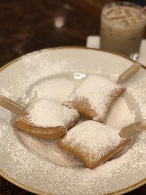 Boozie Beignets