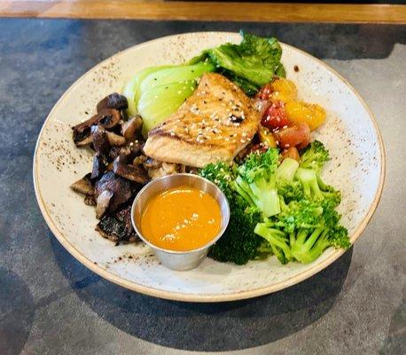 Thai bowl w/ Salmon