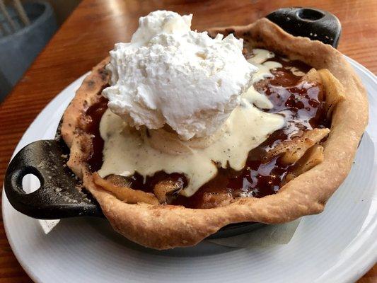 Cast iron skillet apple pie